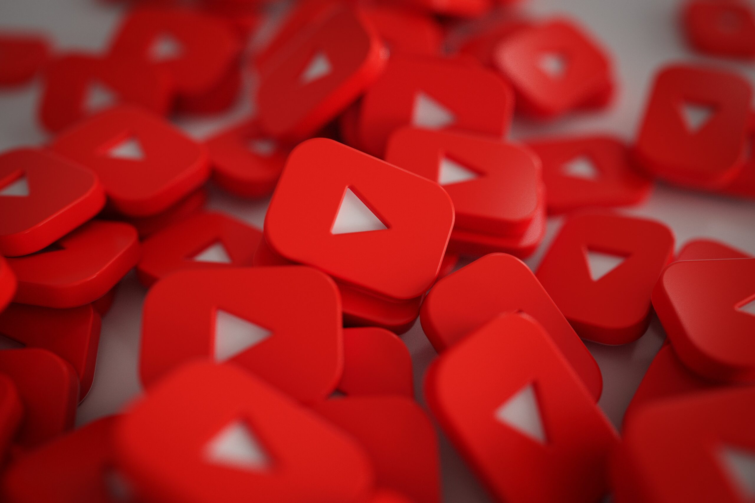 Strike no YouTube: o que é, quais as consequências e como se defender